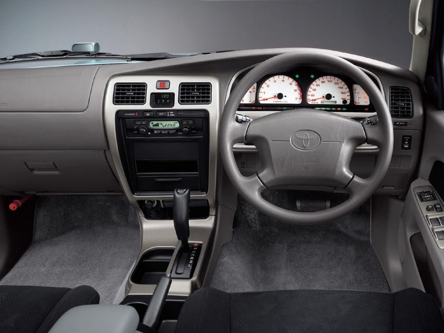  Toyota Hilux Surf Sport Runner 1998 года  (фото 2 из 5)
